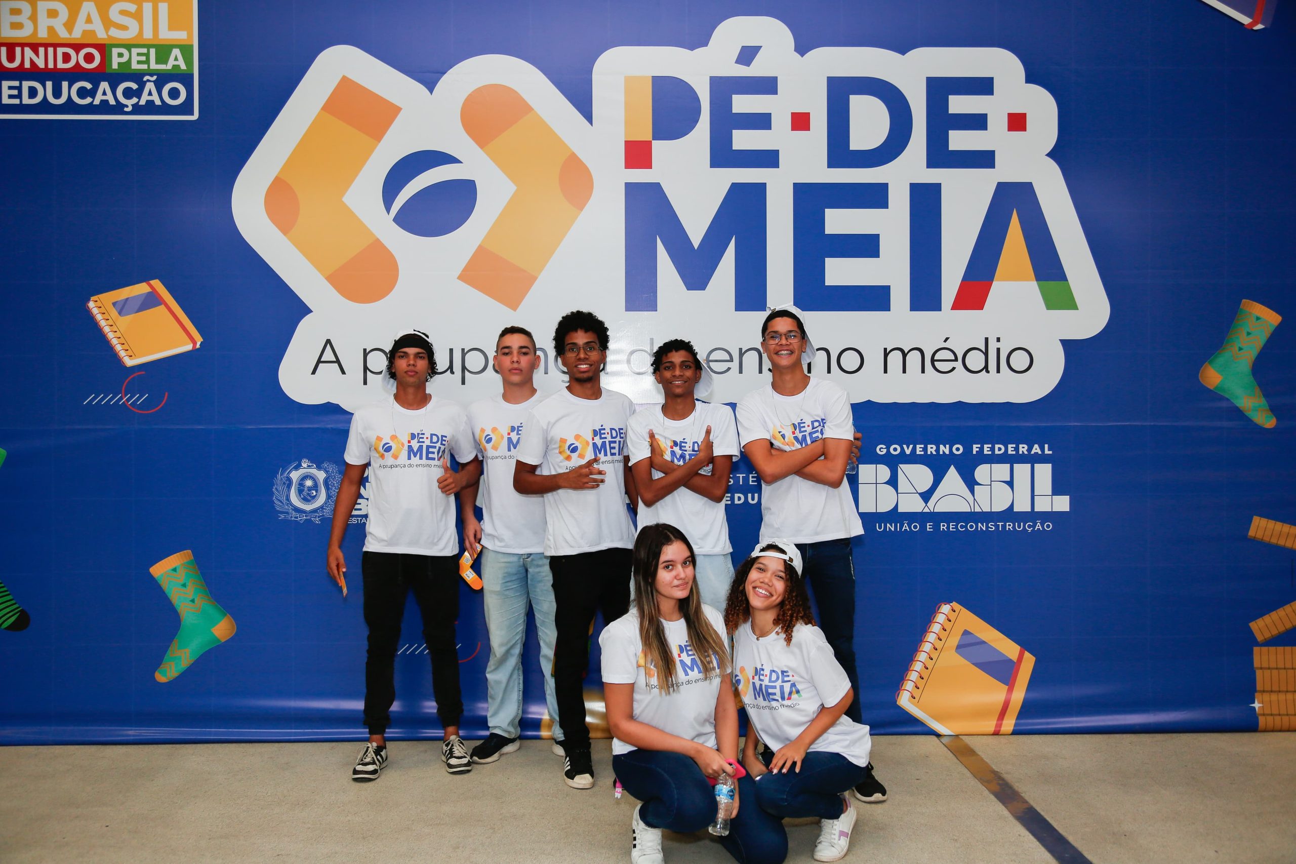 Pernambuco celebra lançamento oficial do Programa Pé-de-Meia