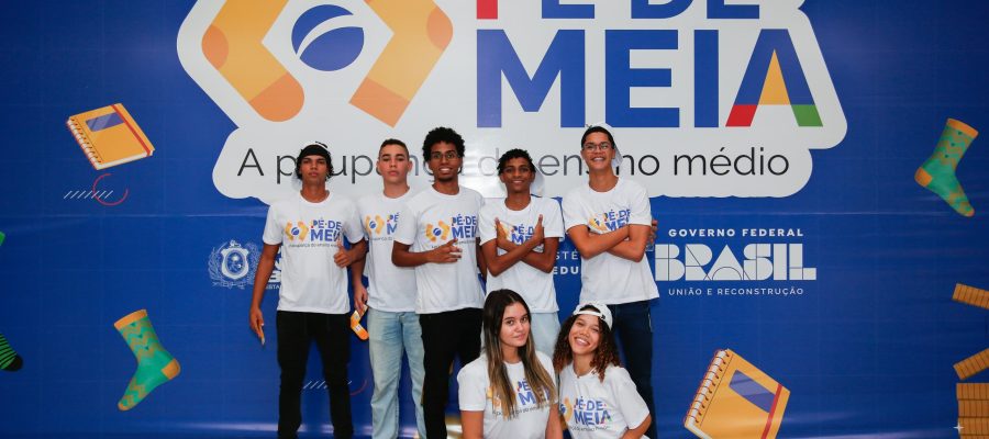 Pernambuco celebra lançamento oficial do Programa Pé-de-Meia